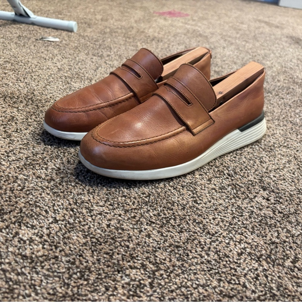 Wolf & Shepherd Crossover Loafers